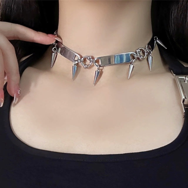 Wholesale Rivet necklace metal punk style pendant female simple cold style hot girl necklace collar